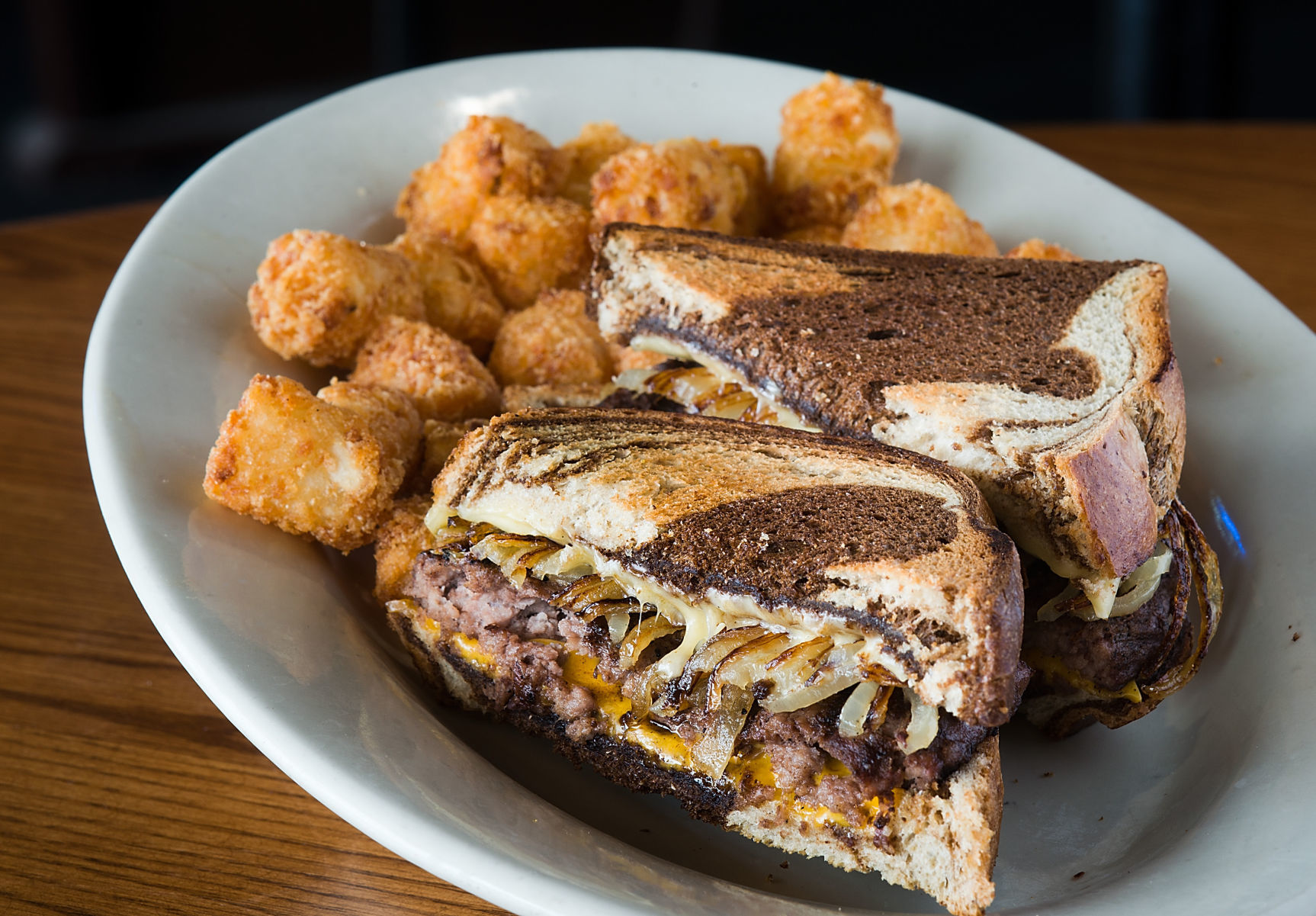 Food Hamilton Bar & Grill